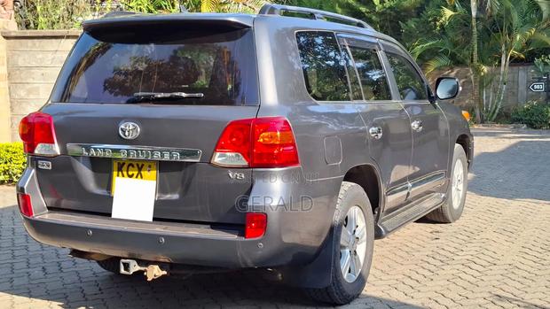 Toyota Land Cruiser 2012 Gray