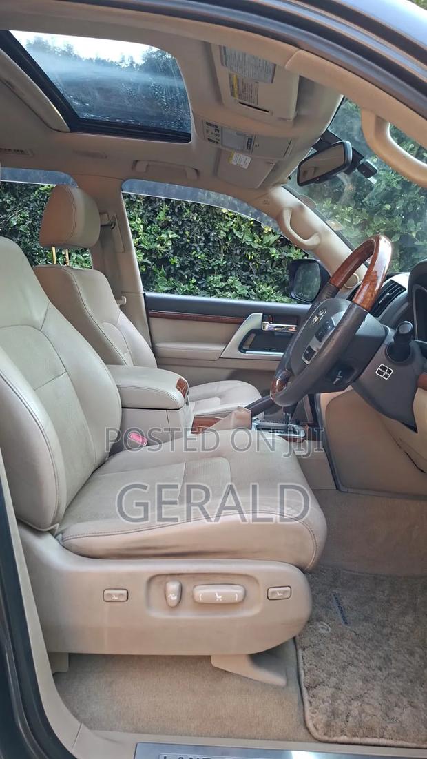 Toyota Land Cruiser 2012 Gray
