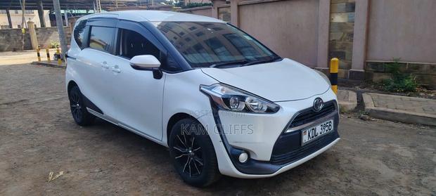 Toyota Sienta 2015 White