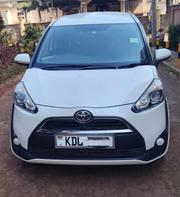 Toyota Sienta 2015 White for sale