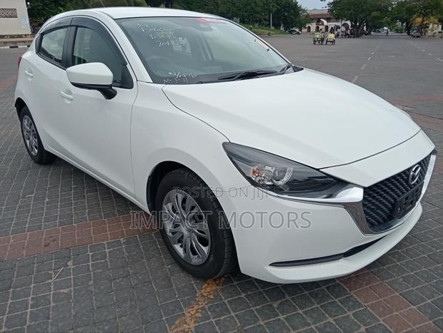 Mazda 2 2019 White