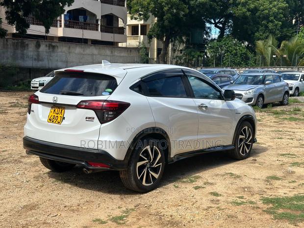 Honda Vezel 2022 White