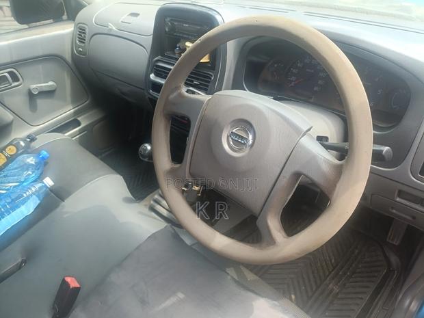 Nissan Hardbody 2012 Blue