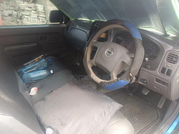 Nissan Hardbody 2012 Blue