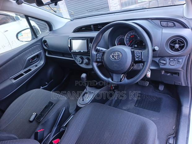 Toyota Vitz 1.3 AWD 5dr 2019 Silver