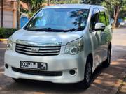 Toyota Noah 2013 White for sale