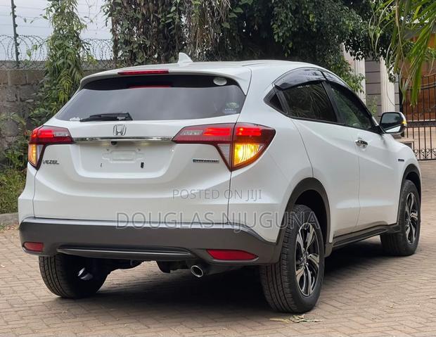 Honda Vezel 2019 White