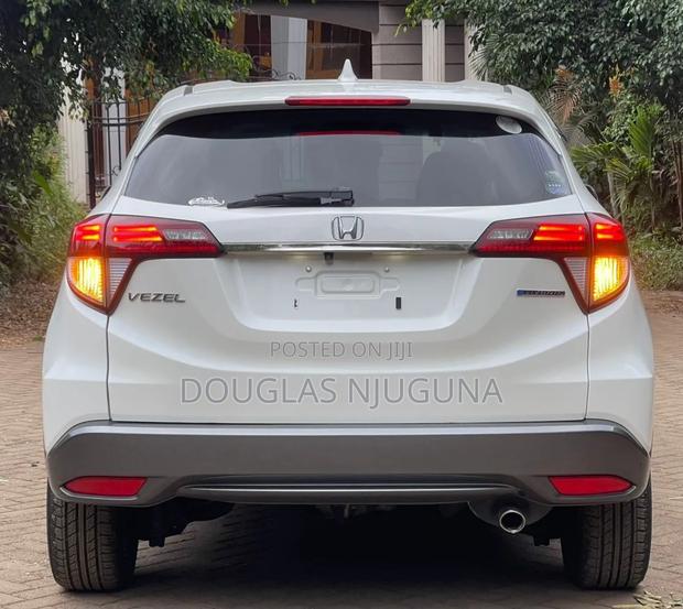 Honda Vezel 2019 White