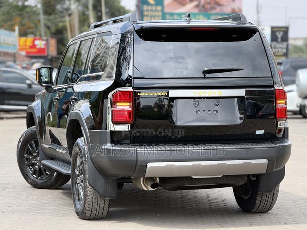 Toyota Land Cruiser Prado 2.7 2024 Black