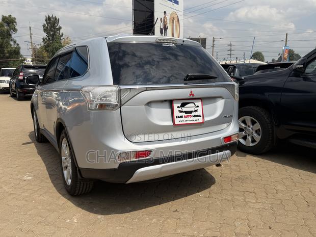Mitsubishi Outlander 2015 Silver