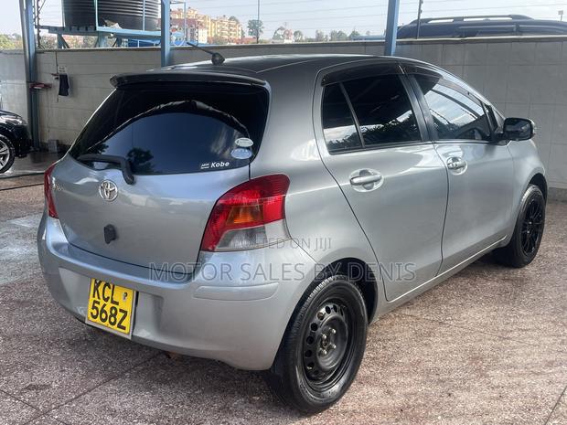 Toyota Vitz 1.5 FWD 5dr 2010 Silver