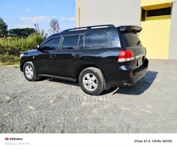Toyota Land Cruiser 2016 Black