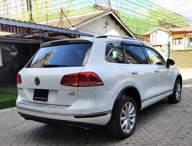 Volkswagen Touareg 2016 White