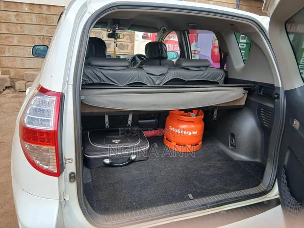 Toyota RAV4 2008 White