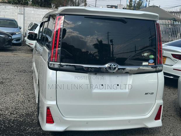 Toyota Noah 2.0 FWD (7 Seater) 2019 Pearl