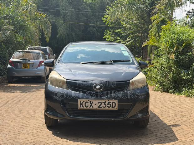 Toyota Vitz 2012 Black