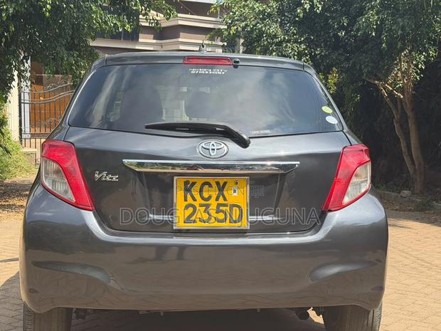 Toyota Vitz 2012 Black