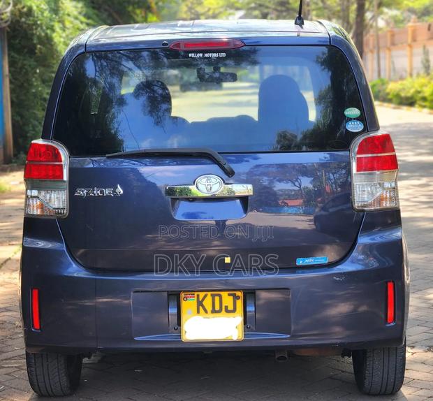 Toyota Spade 2015 Purple