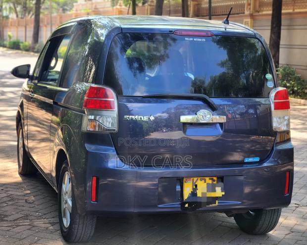 Toyota Spade 2015 Purple