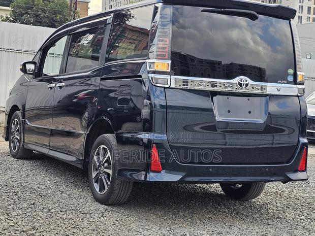 Toyota Voxy 2019 Blue