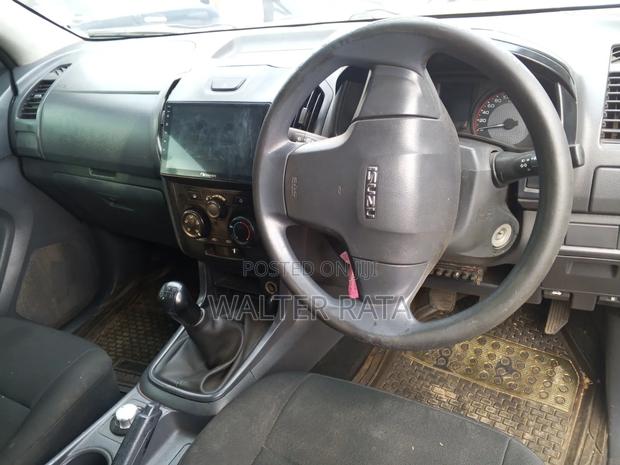 Isuzu D-MAX 2017 White
