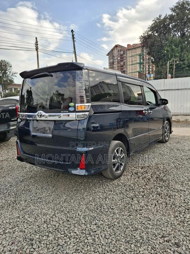 Toyota Voxy 2018 Black