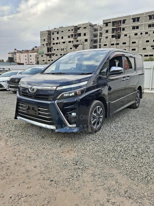 Toyota Voxy 2018 Black