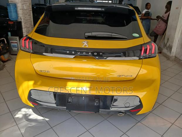 Peugeot 208 2020 Yellow