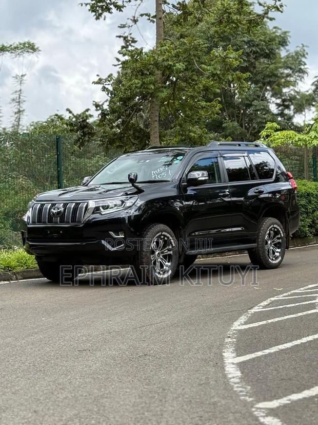 Toyota Land Cruiser Prado 2018 Black