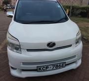 Toyota Noah 2010 White for sale