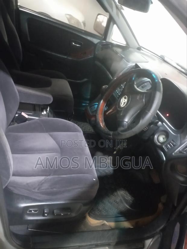 Toyota Harrier 2002 Silver