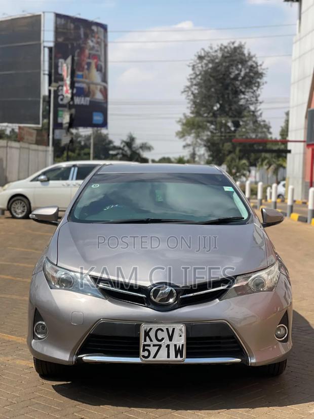 Toyota Auris 2013 Gray