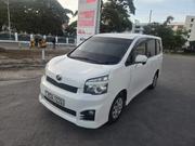Toyota Voxy 2009 White for sale