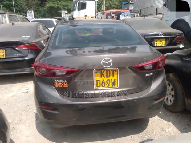 Mazda Axela 2018 Brown