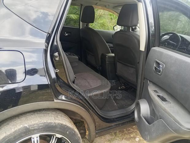 Nissan Dualis 2011 Black