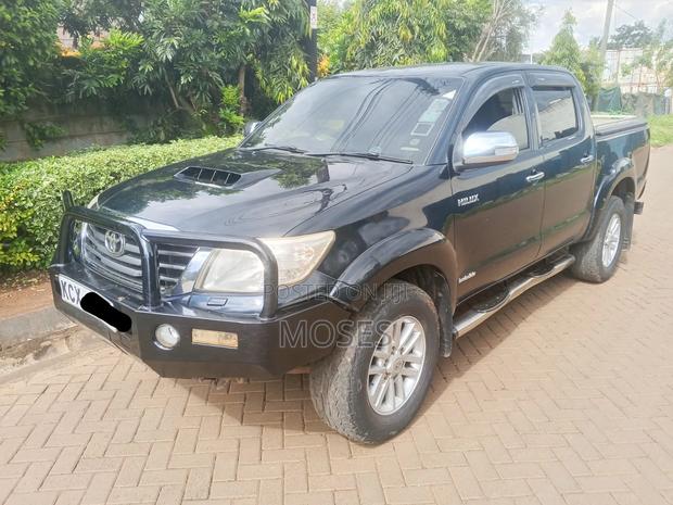 Toyota Hilux 2012 Black