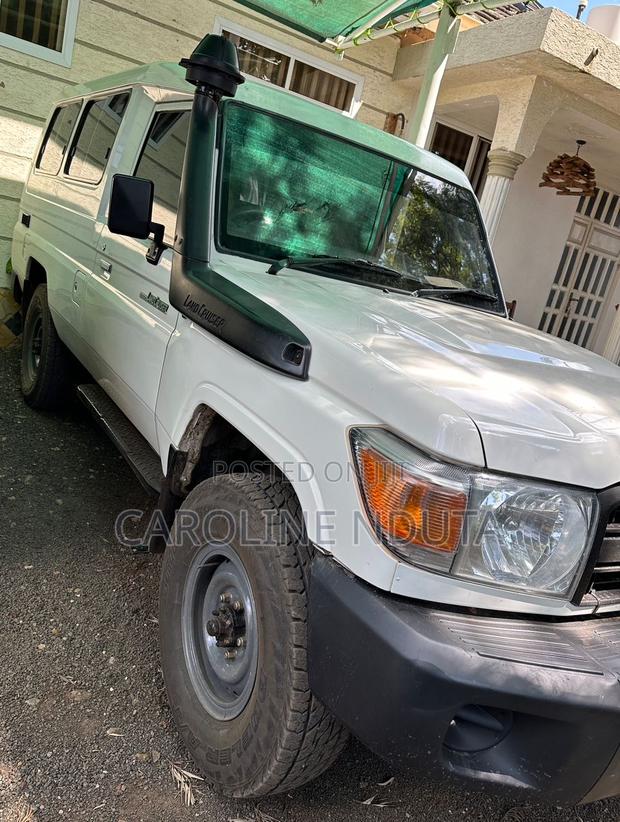 Toyota Land Cruiser 79 Series 2018 White