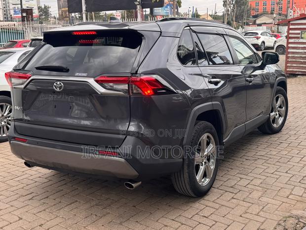 Toyota RAV4 LE AWD 2020 Gray