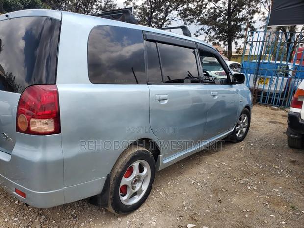 Mitsubishi Dion 2004 Silver