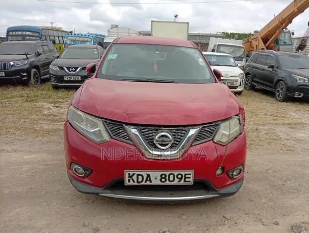 Nissan X-Trail 2.0 Hybrid FWD 2015 Red