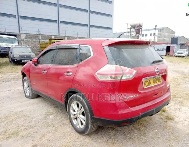 Nissan X-Trail 2.0 Hybrid FWD 2015 Red