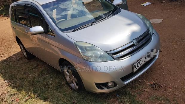 Toyota ISIS 2.0 G 2WD 2008 Silver