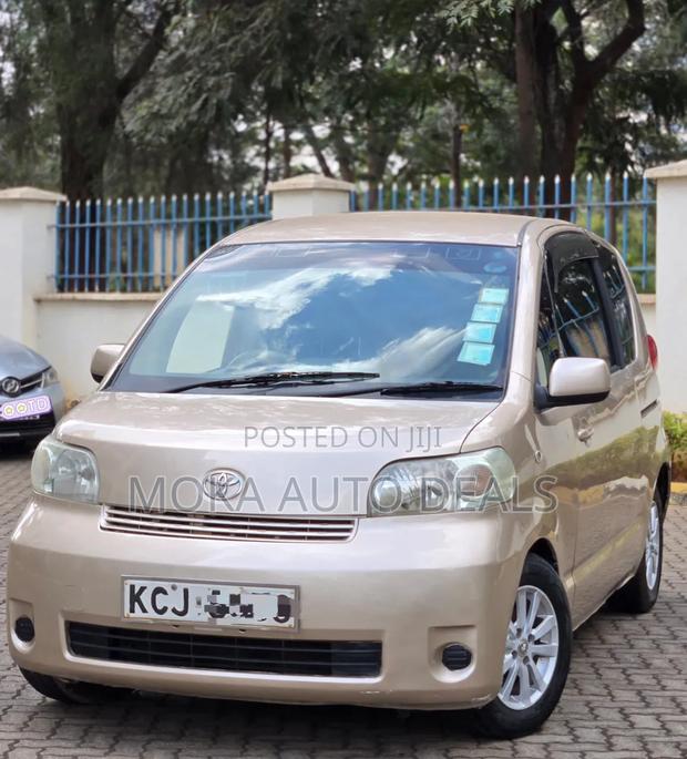 Toyota Porte 1.3 FWD 2009 Gold