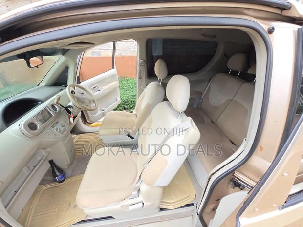 Toyota Porte 1.3 FWD 2009 Gold