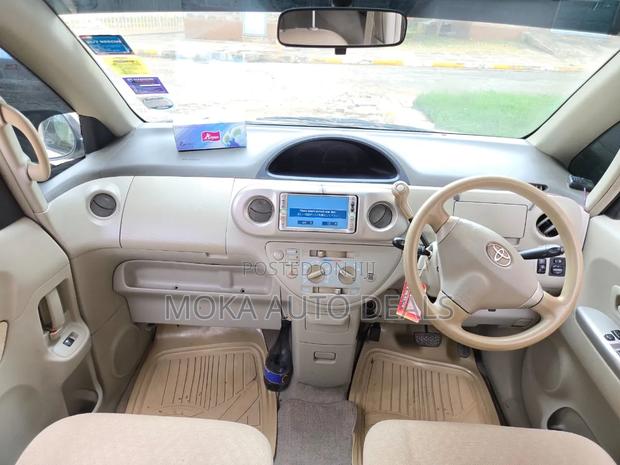 Toyota Porte 1.3 FWD 2009 Gold