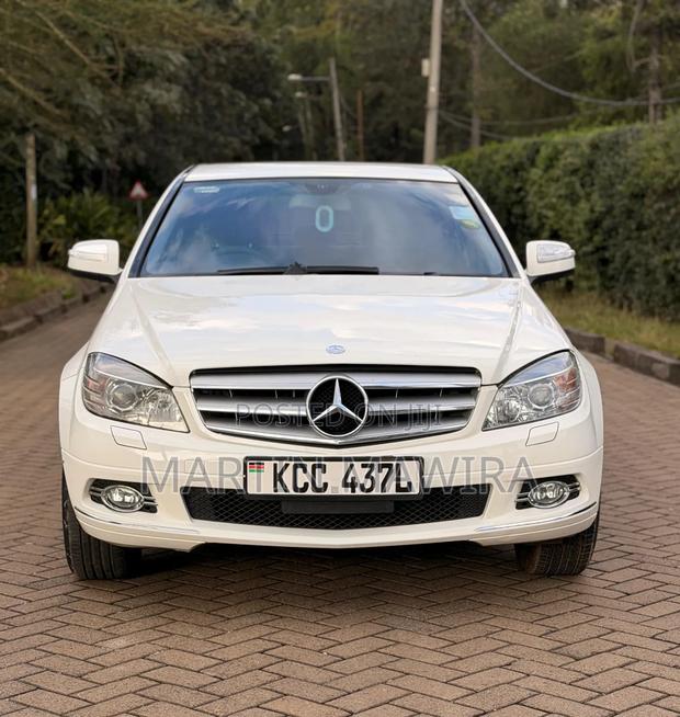 Mercedes-Benz C200 2009 White