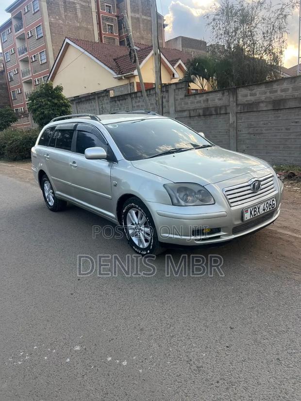 Toyota Avensis 2004 Silver