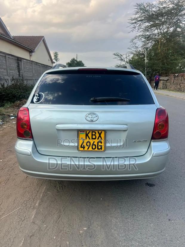 Toyota Avensis 2004 Silver