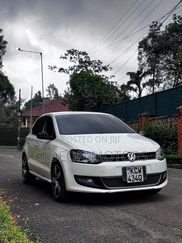 Volkswagen Polo 2012 White