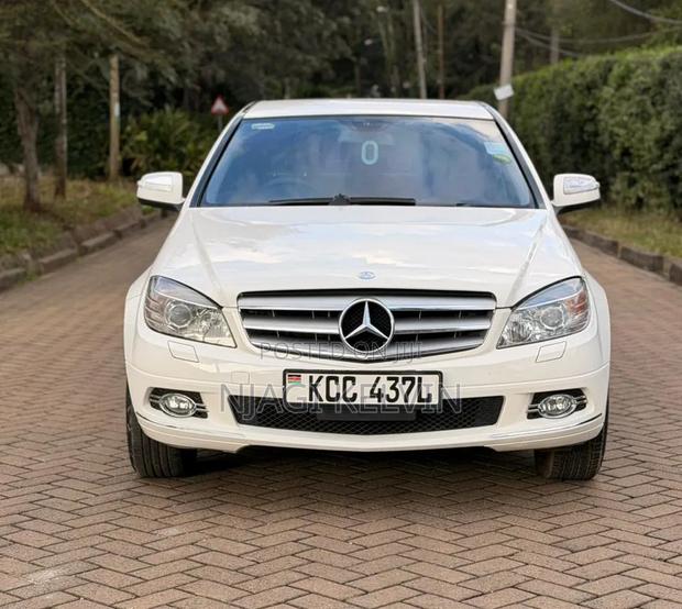 Mercedes-Benz C200 2009 Pearl
